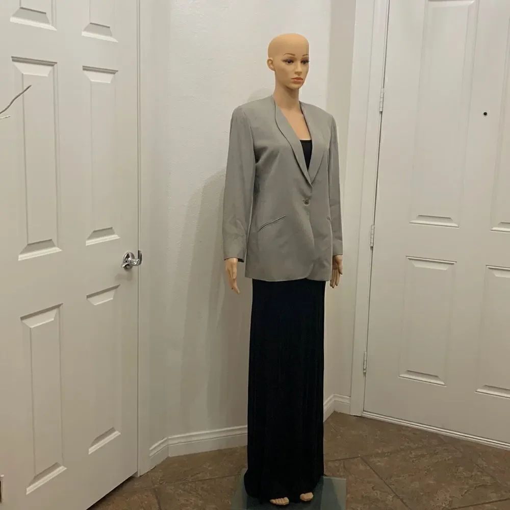 Emanuel Ungaro Jacket 8/42 V Neck Gray Slimming Side Seams Faux Pockets Button